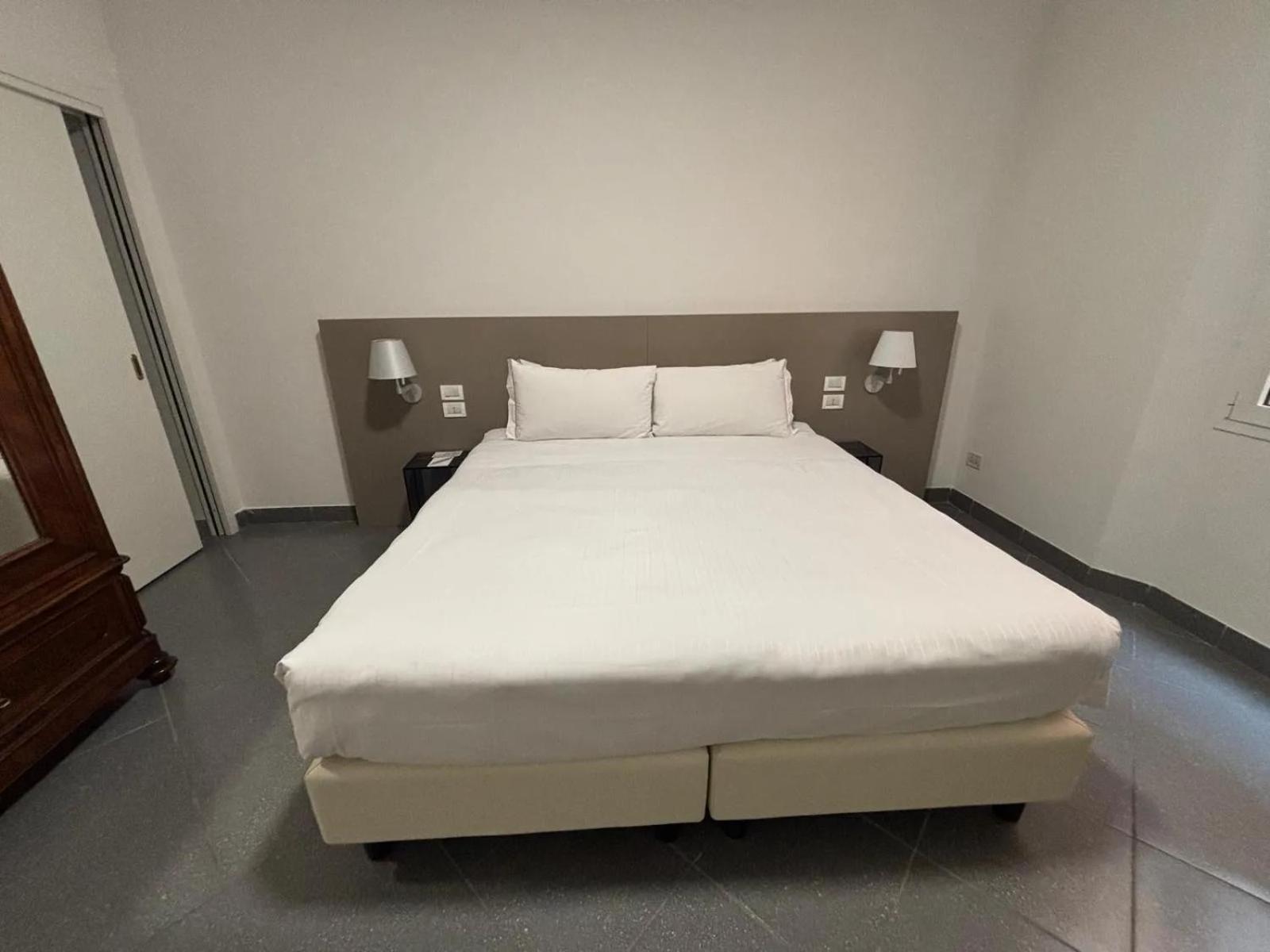 Phi Hotel Bologna Apartments Экстерьер фото